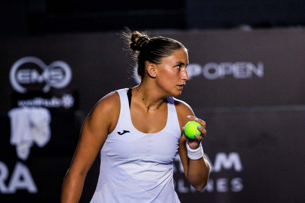 Unkarilainen tennispelaaja Panna Udvardy kertoi saaneensa ennen Antalya-turnauksen nelj&auml;nnesv&auml;lier&auml;&auml; uhkausviestej&auml;, joissa vaadittiin h&auml;vi&auml;m&auml;&auml;n ottelu ja uhattiin h&auml;nen perhett&auml;&auml;n. Kuva: imago sportfotodienst / AOP