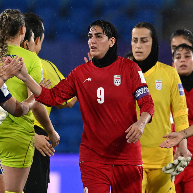 Iranin naisten maajoukkue palasi kotiin – turvapaikkakäänteiden taustalla vuosien jännite