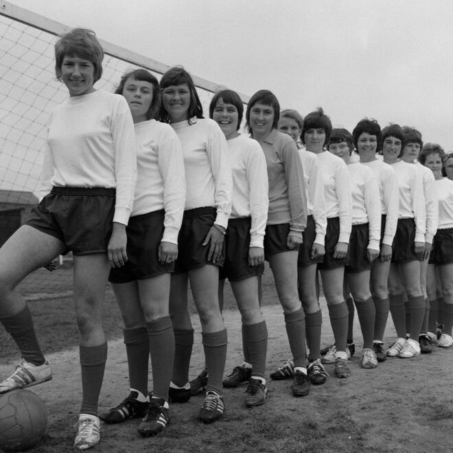 Ennen Lionesses-buumia: Lynda Hale kuului Englannin naisjalkapallon pioneereihin